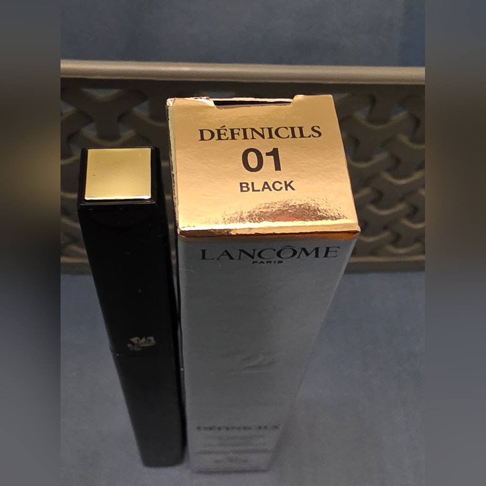 Lancôme Définicils High Definition Mascara Black. BNIB - Picture 2 of 4
